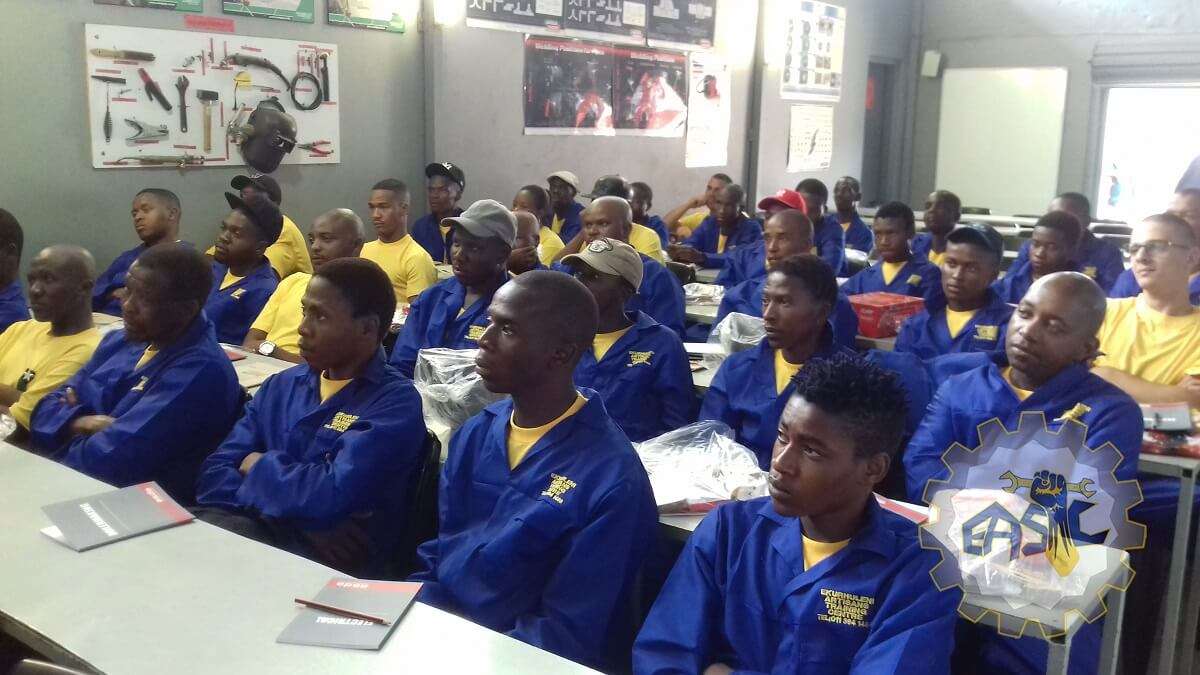 Ekurhuleni West TVET College Traineeships 2024